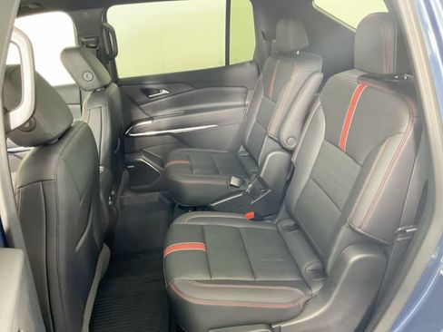 Used 2025 Chevrolet Traverse RS AWD/4WD image 25