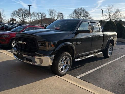 Used 2017 RAM 1500 Laramie image 3