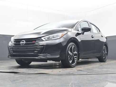 Certified 2025 Nissan Versa SR w/ Trunk Package image 23