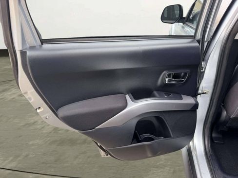 Used 2010 Mitsubishi Outlander ES AWD/4WD image 20