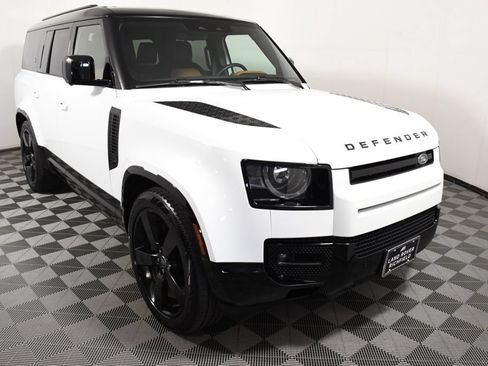 Used 2024 Land Rover Defender 130 X-Dynamic SE AWD/4WD image 9