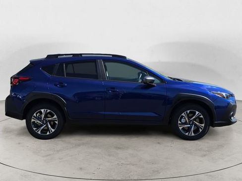 Used 2025 Subaru Crosstrek 2.0i Premium image 6