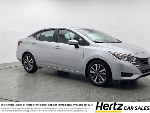 Used 2025 Nissan Versa SV image 1