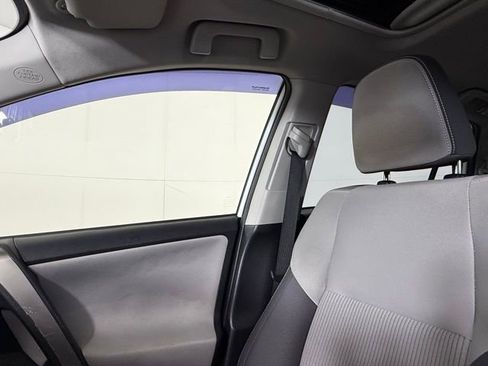 Used 2014 Toyota RAV4 XLE image 19