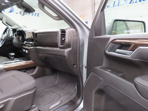 Used 2025 GMC Sierra 1500 Elevation image 25