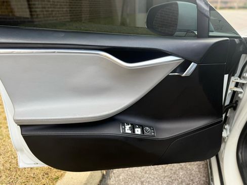 Used 2016 Tesla Model S 85D image 44