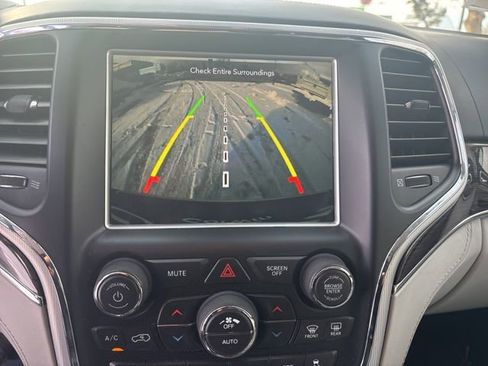 Used 2018 Jeep Grand Cherokee Summit image 25