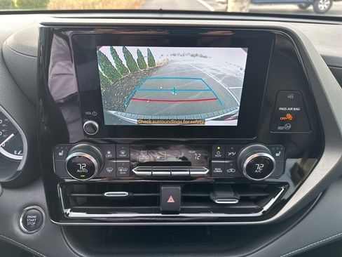 Certified 2023 Toyota Highlander XLE image 21