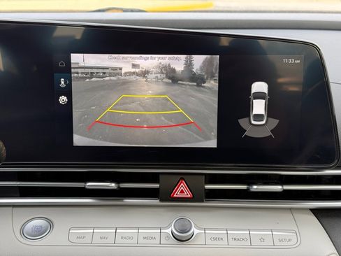 Used 2023 Hyundai Elantra Limited image 25