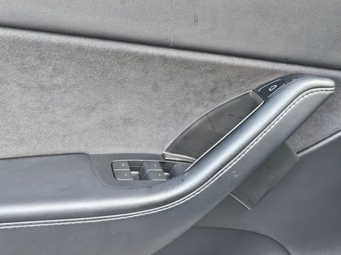 Used 2022 Tesla Model Y Performance image 23