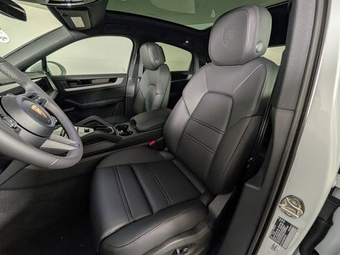New 2026 Porsche Cayenne Coupe AWD/4WD image 5
