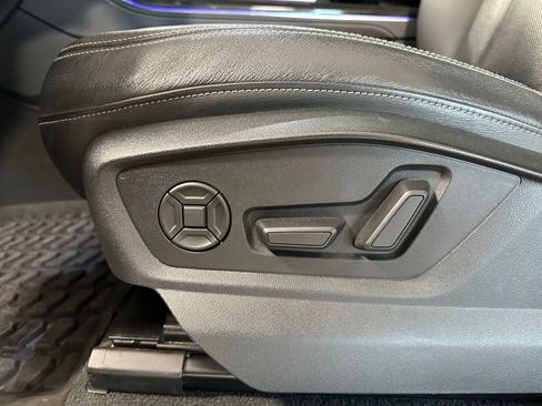 Used 2023 Audi Q8 Premium Plus w/ Premium Plus Package image 13