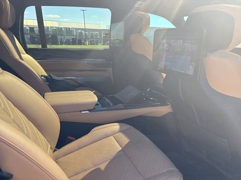 Used 2025 Cadillac Escalade IQ Sport 2 image 8