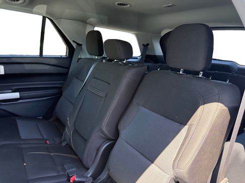 Used 2022 Ford Explorer XLT RWD image 16