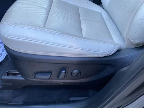 Used 2022 Kia Telluride EX w/ EX Premium Package image 19