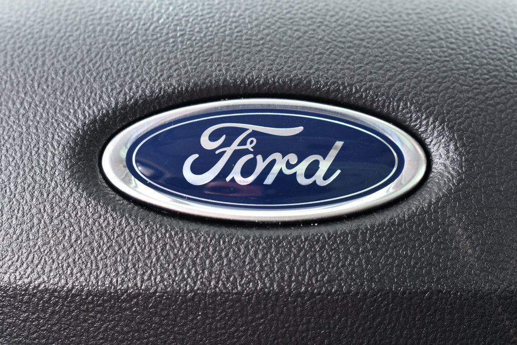 New 2025 Ford Escape SE w/ PHEV Premium Package FWD image 35