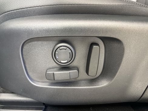 Certified 2026 Land Rover Range Rover Evoque S image 25