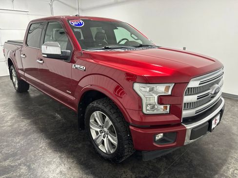 Used 2017 Ford F150 Platinum w/ Equipment Group 701A Luxury AWD/4WD image 3