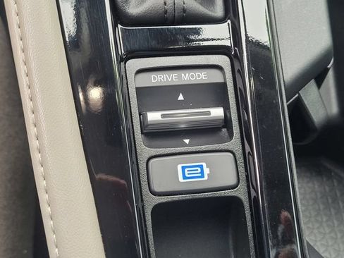 Used 2024 Honda Accord Touring image 12