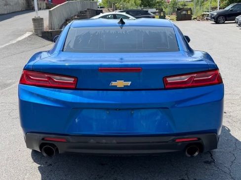 Used 2018 Chevrolet Camaro LT RWD image 4