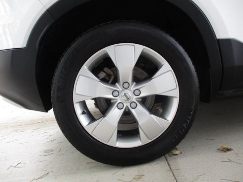 Used 2022 Volvo XC40 T5 Momentum image 76