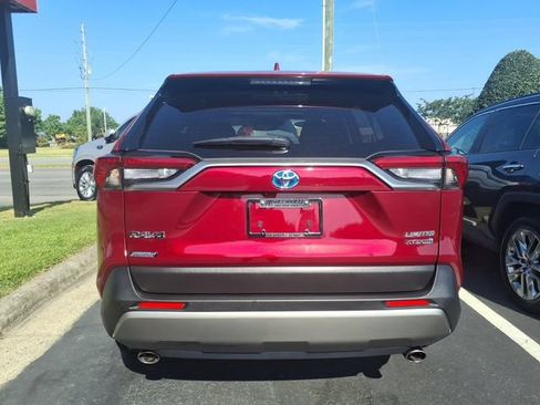 Used 2022 Toyota RAV4 Limited AWD/4WD image 2