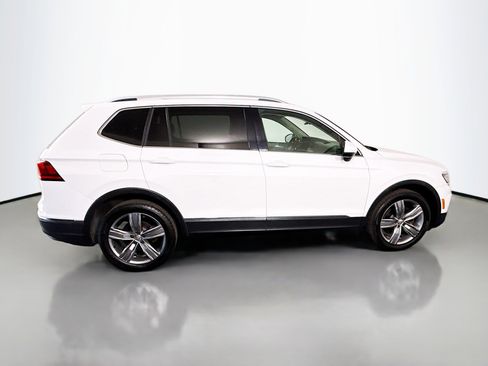 Used 2018 Volkswagen Tiguan SEL Premium image 11
