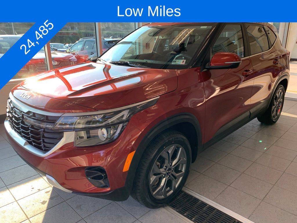 Used 2024 Kia Seltos S AWD/4WD image 2