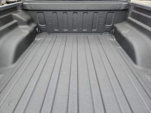 Used 2023 Jeep Gladiator Sport AWD/4WD image 15