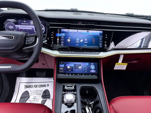 Used 2024 Jeep Wagoneer Launch Edition image 11