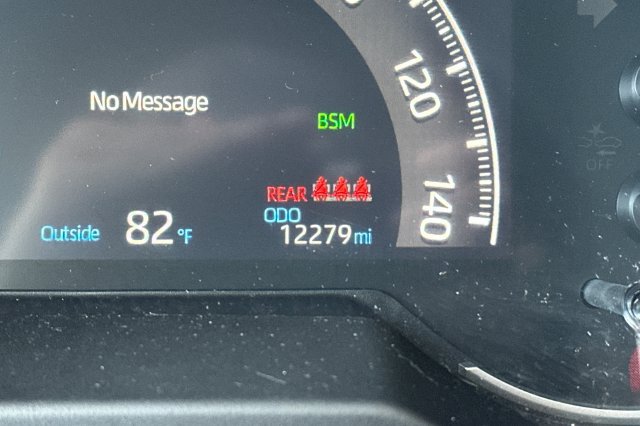 Used 2025 Toyota RAV4 XLE FWD image 28