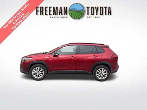 Used 2025 Toyota Corolla Cross LE AWD/4WD image 1