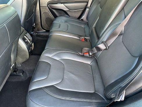 Used 2022 Jeep Cherokee Limited image 17