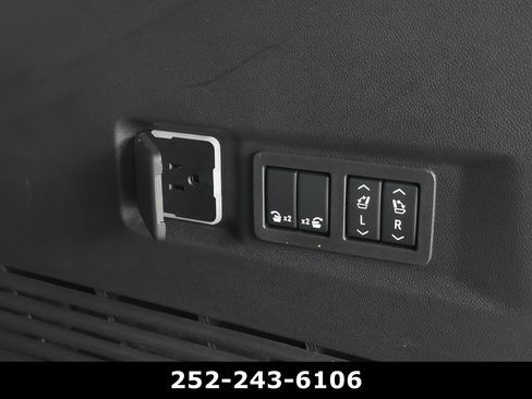 Used 2025 Chevrolet Tahoe RST w/ Advanced Technology Package AWD/4WD image 40