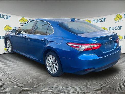 Used 2019 Toyota Camry LE image 3