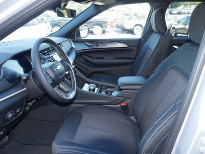 New 2025 Jeep Grand Cherokee Laredo