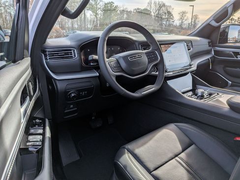 New 2026 Jeep Grand Wagoneer Limited w/ Convenience Group I AWD/4WD image 12