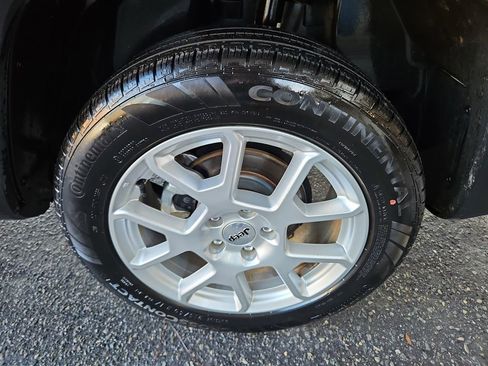 Used 2023 Jeep Renegade Latitude image 31