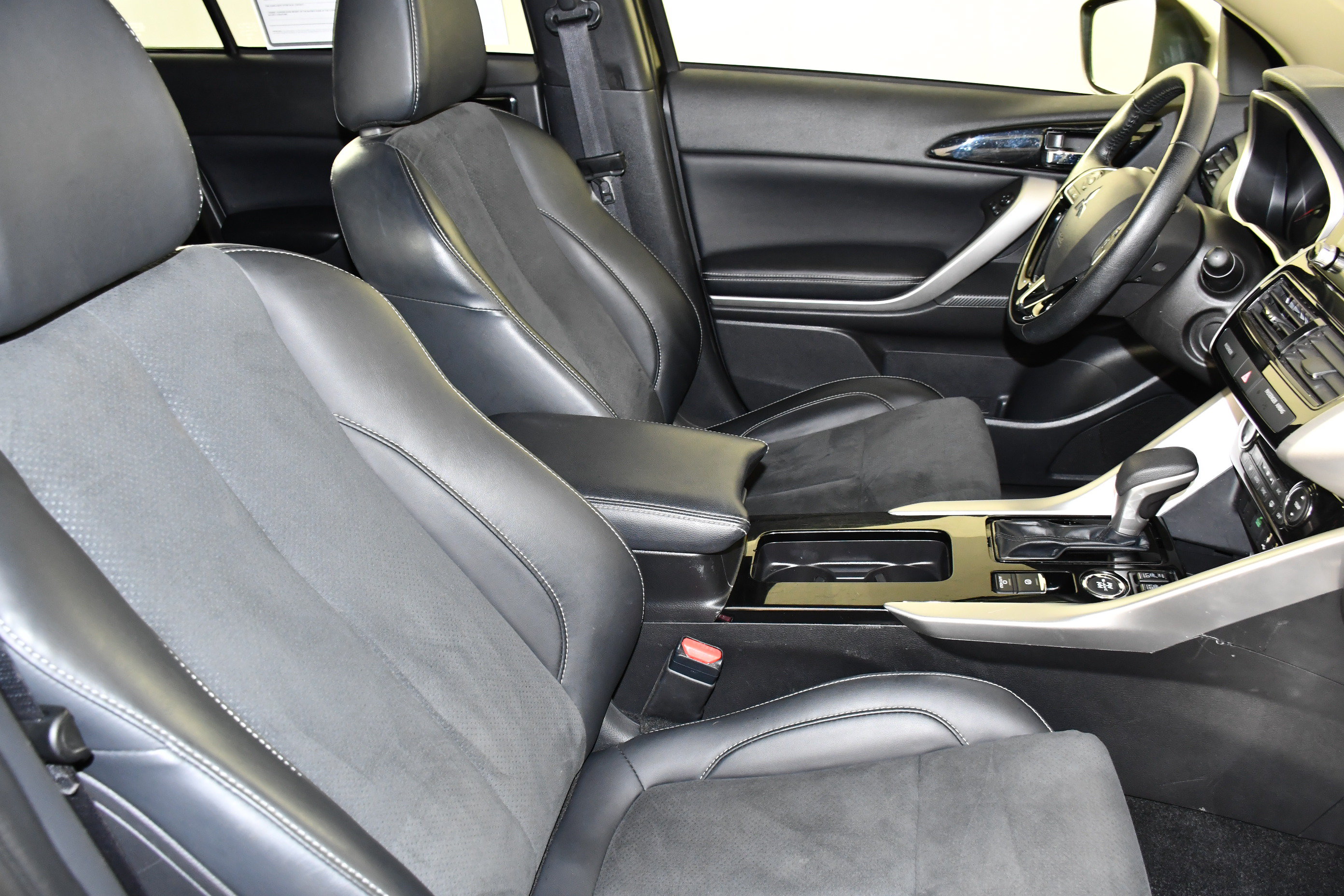 Used 2025 Mitsubishi Eclipse Cross SE AWD/4WD image 40