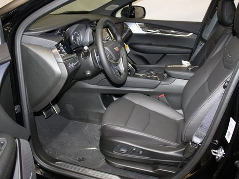 New 2026 Cadillac XT5 Sportv image 4