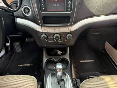 Used 2013 Dodge Journey SXT w/ Flexible Seating Group FWD image 21