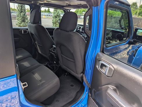 Used 2023 Jeep Gladiator Sport image 13