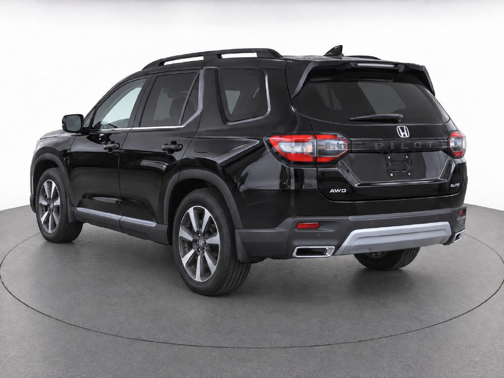 Used 2025 Honda Pilot Elite image 3
