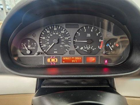 Used 2002 BMW 325i Sedan image 15