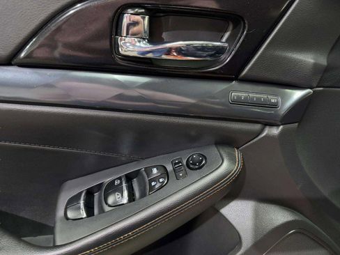 Used 2019 Nissan Maxima SR w/ Premium Package image 22