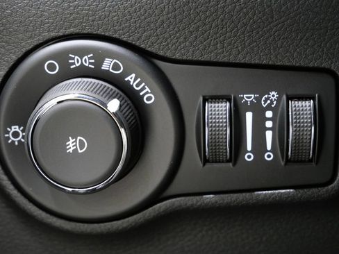 New 2026 Jeep Compass Latitude image 14