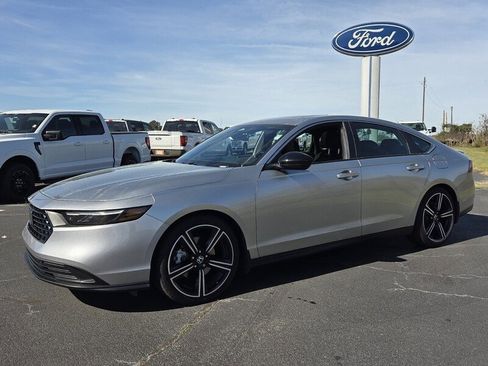 Used 2024 Honda Accord Sport image 3