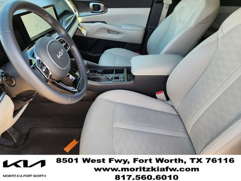 Used 2025 Kia Sorento S AWD/4WD image 9