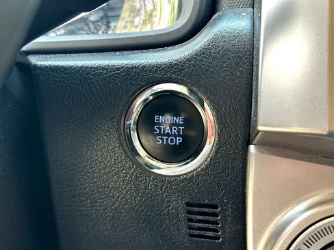Used 2022 Toyota 4Runner Limited AWD/4WD image 15