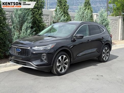 Used 2024 Ford Escape Platinum AWD/4WD image 3